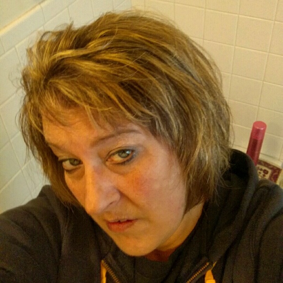 Meet your Posher, Stephanie - Picture 1 of 1